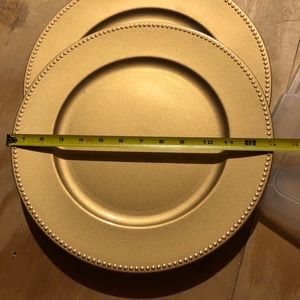 Charger plate